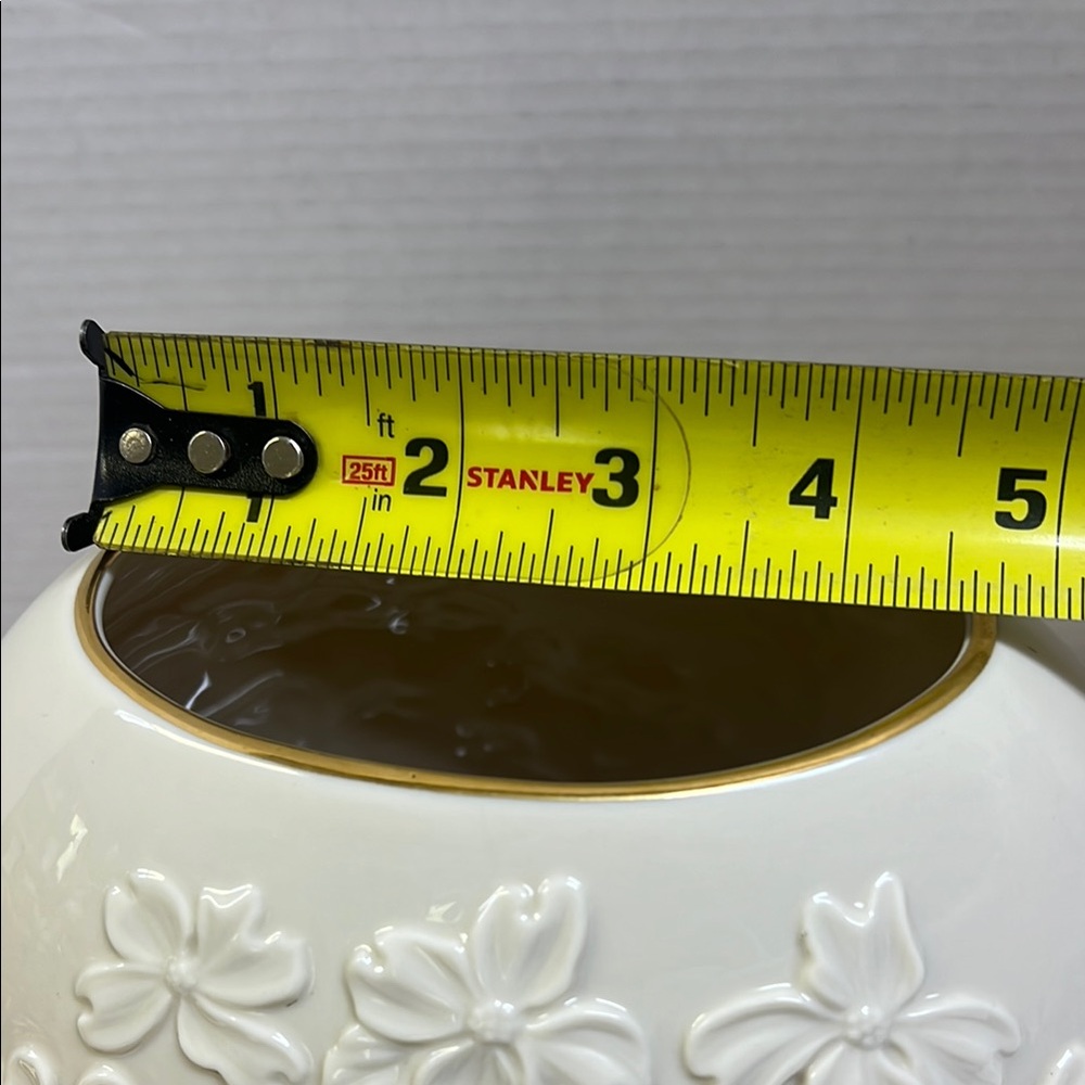 Lenox Elegant Vase - Spring The Dove & Dogwood Tree - Picture 8 of 10